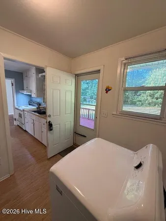 $1,400 | 508 Henderson Drive, Jacksonville, NC 28540