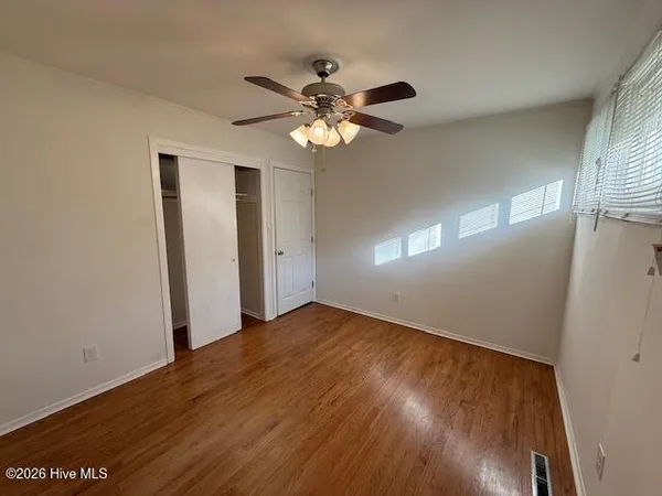 $1,400 | 508 Henderson Drive, Jacksonville, NC 28540