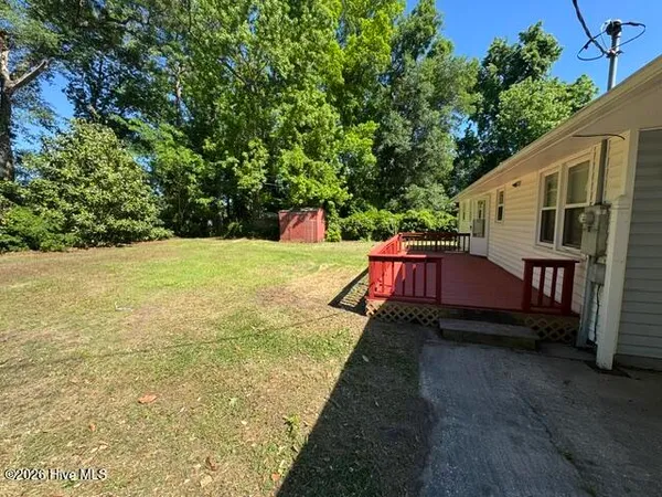 $1,400 | 508 Henderson Drive, Jacksonville, NC 28540