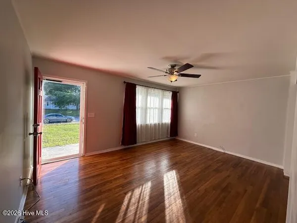 $1,400 | 508 Henderson Drive, Jacksonville, NC 28540