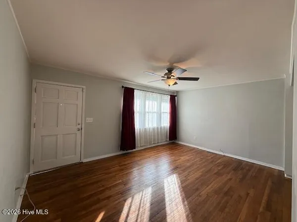 $1,400 | 508 Henderson Drive, Jacksonville, NC 28540