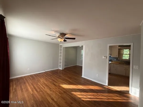 $1,400 | 508 Henderson Drive, Jacksonville, NC 28540
