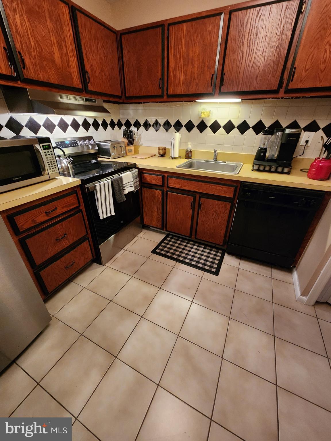 3 Twin Rivers Drive East Windsor, NJ 08520 - Photo 5 of 11 Kitchen
