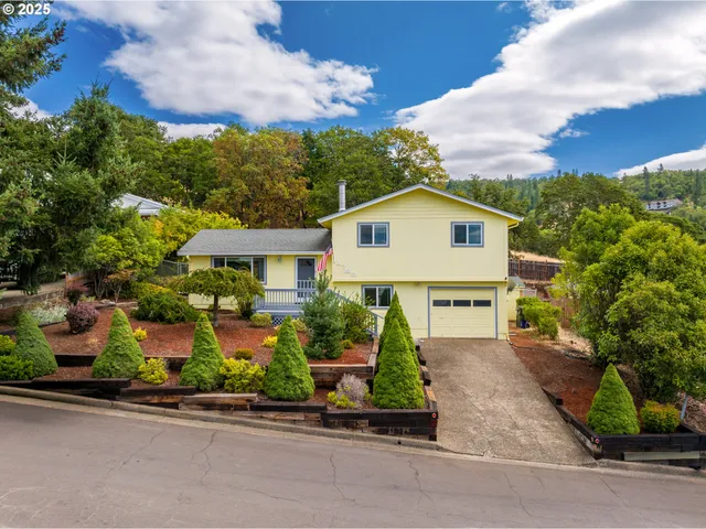 $390,000 | 1783 Northeast Todd Street, Roseburg, OR 97470