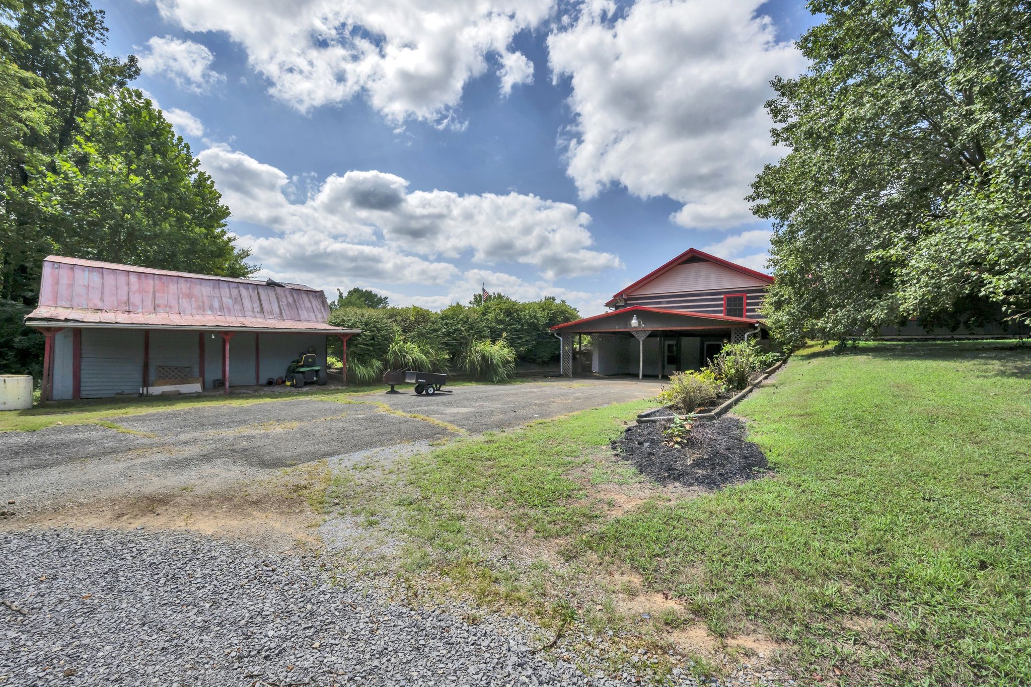 2580 Petty Road Charlotte, TN 37036 - Photo 25 of 32 Gallery Image 25
