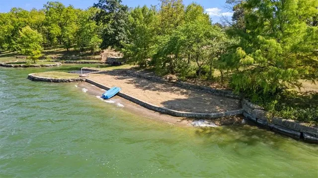 $1,395,000 | 10700 Northeast 106th Terrace, Kansas City, MO 64157