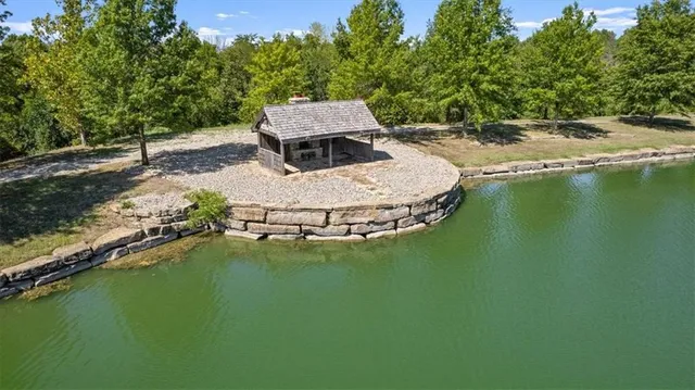 $1,395,000 | 10700 Northeast 106th Terrace, Kansas City, MO 64157