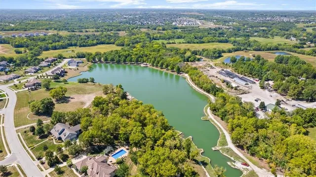 $1,395,000 | 10700 Northeast 106th Terrace, Kansas City, MO 64157