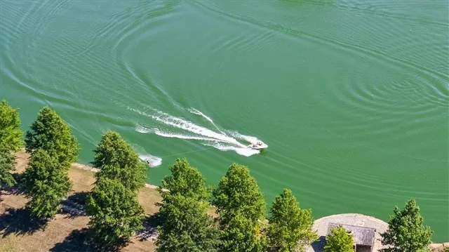 $1,395,000 | 10700 Northeast 106th Terrace, Kansas City, MO 64157