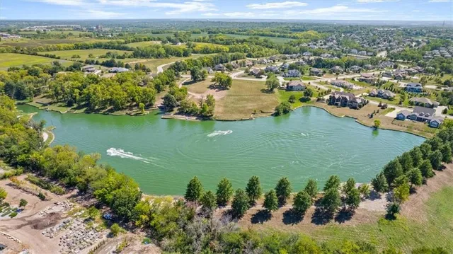 $1,395,000 | 10700 Northeast 106th Terrace, Kansas City, MO 64157