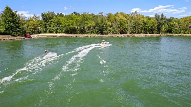 $1,395,000 | 10700 Northeast 106th Terrace, Kansas City, MO 64157