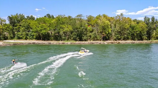 $1,395,000 | 10700 Northeast 106th Terrace, Kansas City, MO 64157