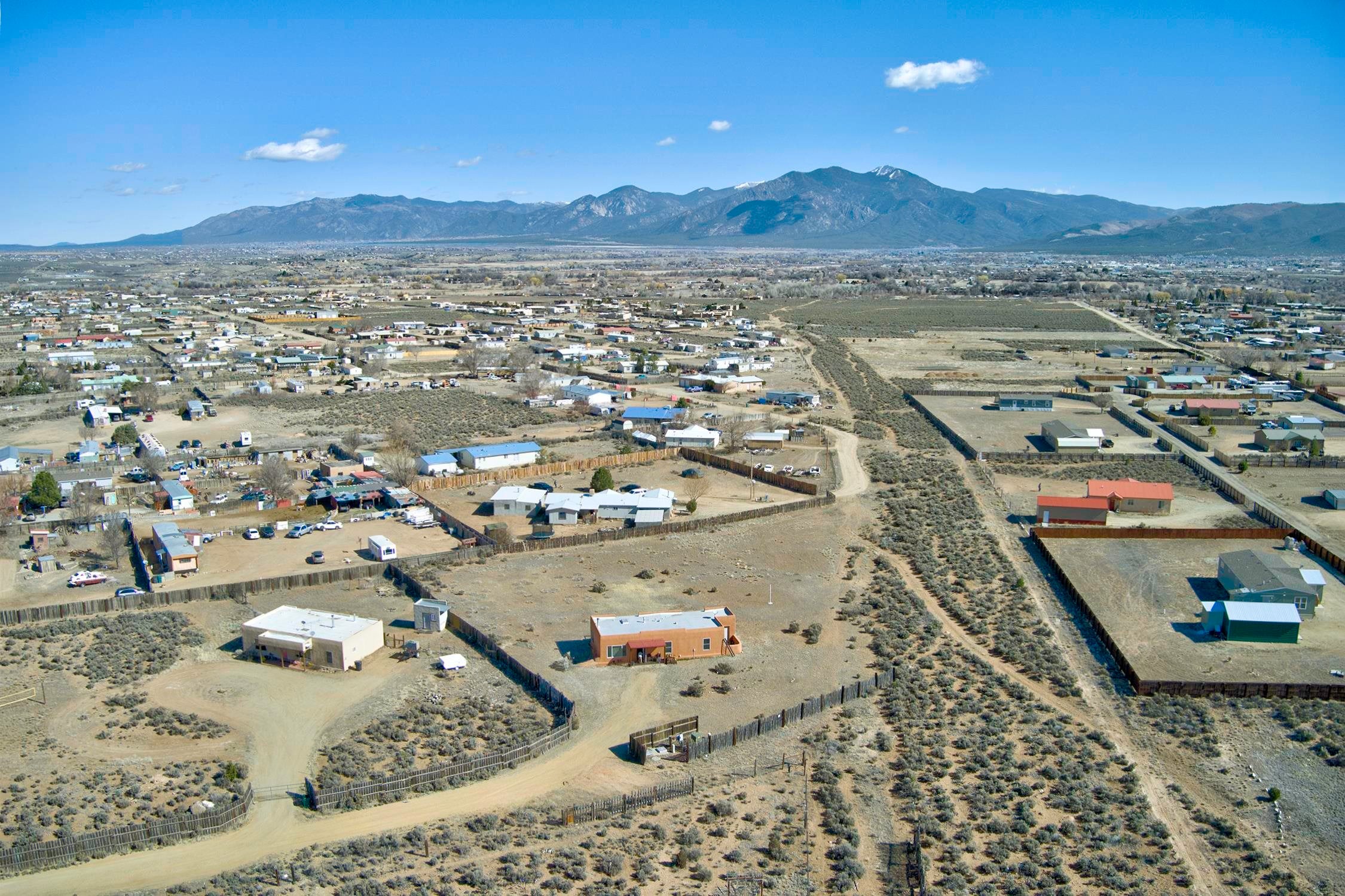 99 West Romero Road Ranchos de Taos, NM 87557 - Photo 32 of 36 Gallery Image 32