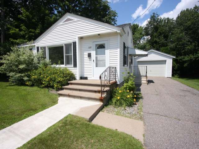 320 Hillandale Avenue Rhinelander, WI 54501 - Photo 1 of 12 Gallery Image 1