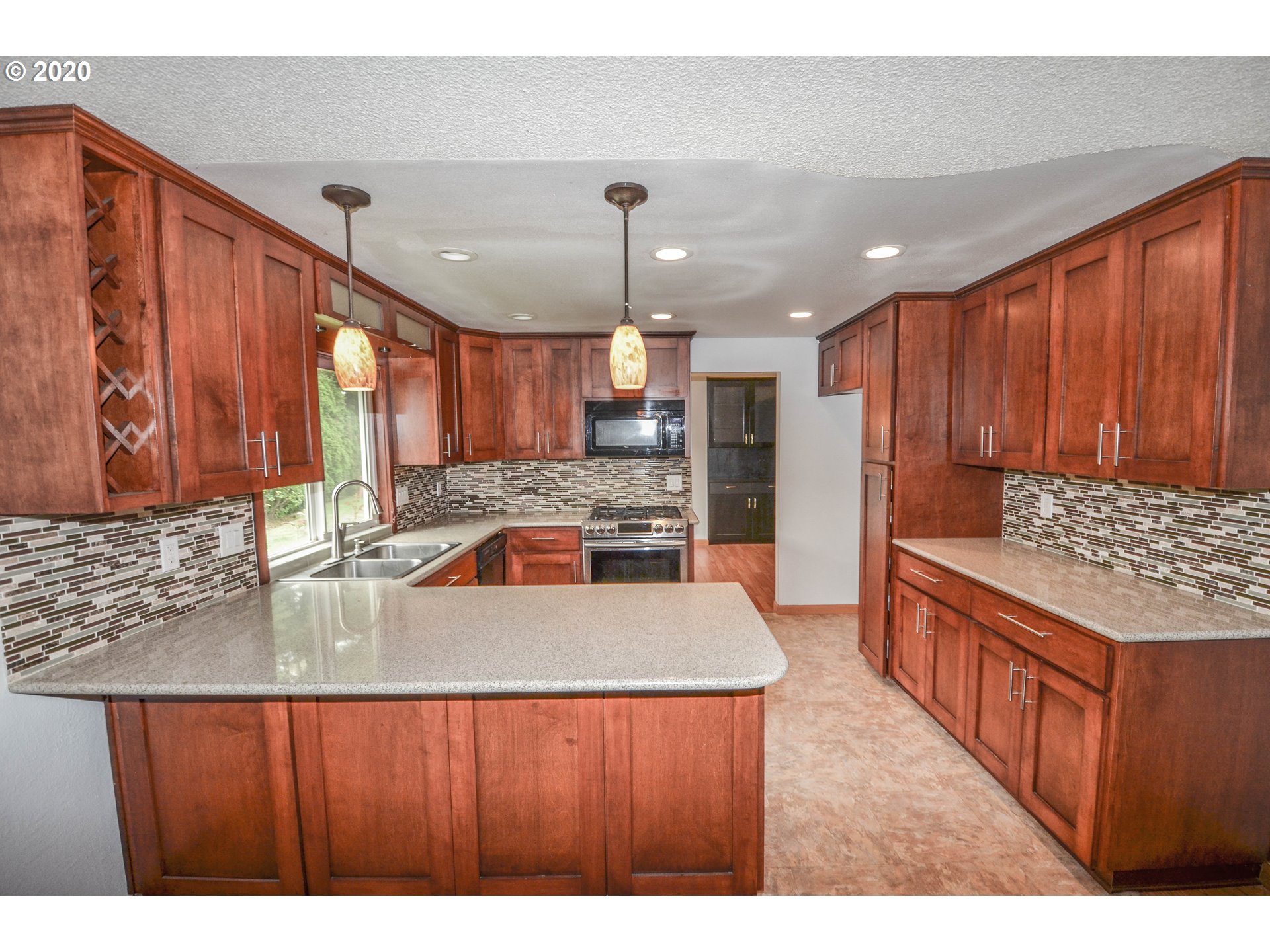1772 Talawa Court Northeast Keizer, OR 97303 - Photo 8 of 29 Gallery Image 8
