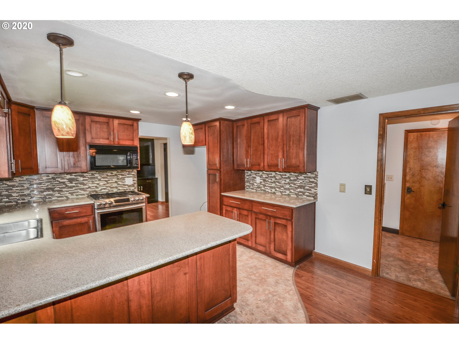 1772 Talawa Court Northeast Keizer, OR 97303 - Photo 9 of 29 Gallery Image 9