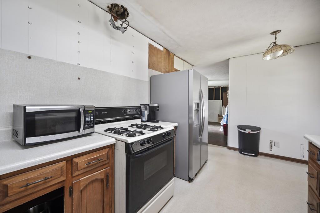 1810 Hasty Road Marietta, GA 30062 - Photo 4 of 26 Gallery Image 4