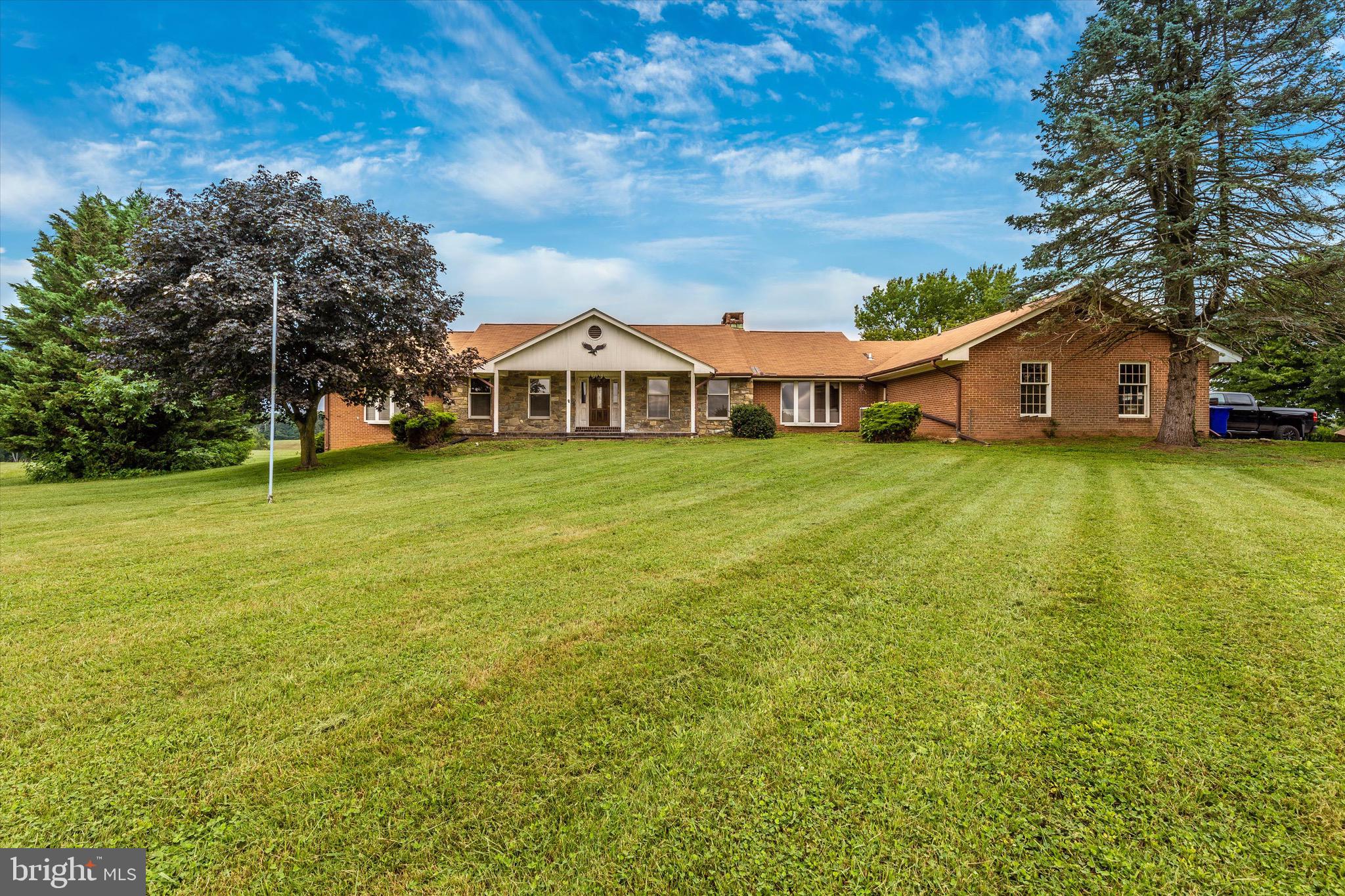 24520 Halterman Road Gaithersburg, MD 20882 - Photo 2 of 33 Gallery Image 2