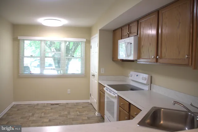 $2,700 | 4302 Fox Pointe Court, Glen Mills, PA 19342