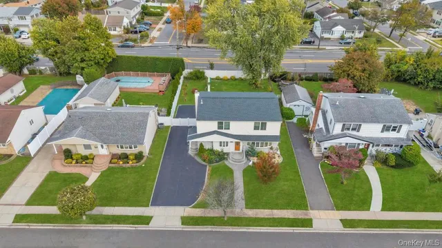 $1,149,999 | 30 Andover Lane, Hicksville, NY 11801