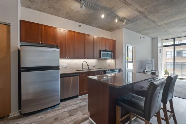 $499,000 | 321 South Sangamon Street, Unit 508, Chicago, IL 60607