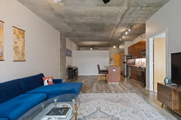 $499,000 | 321 South Sangamon Street, Unit 508, Chicago, IL 60607