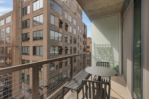 $499,000 | 321 South Sangamon Street, Unit 508, Chicago, IL 60607