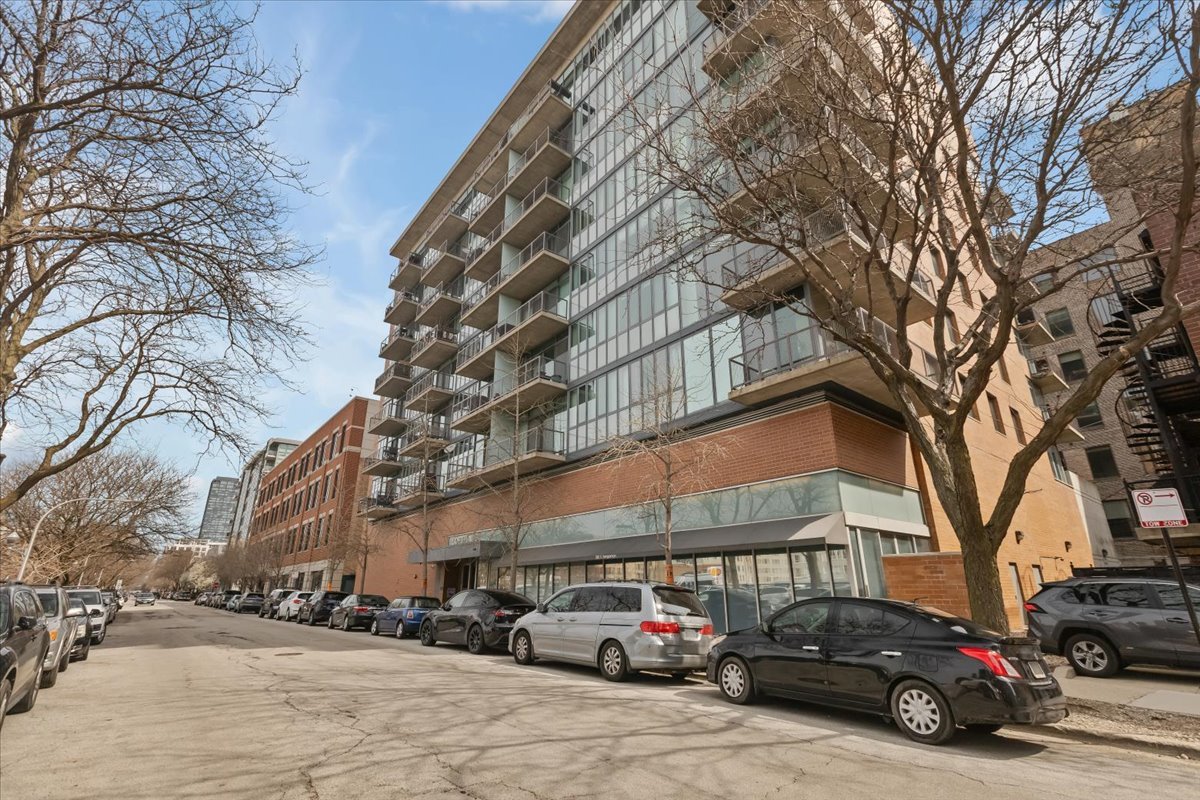 321 South Sangamon Street, Unit 508 Chicago, IL 60607 - Photo 25 of 29 a building view