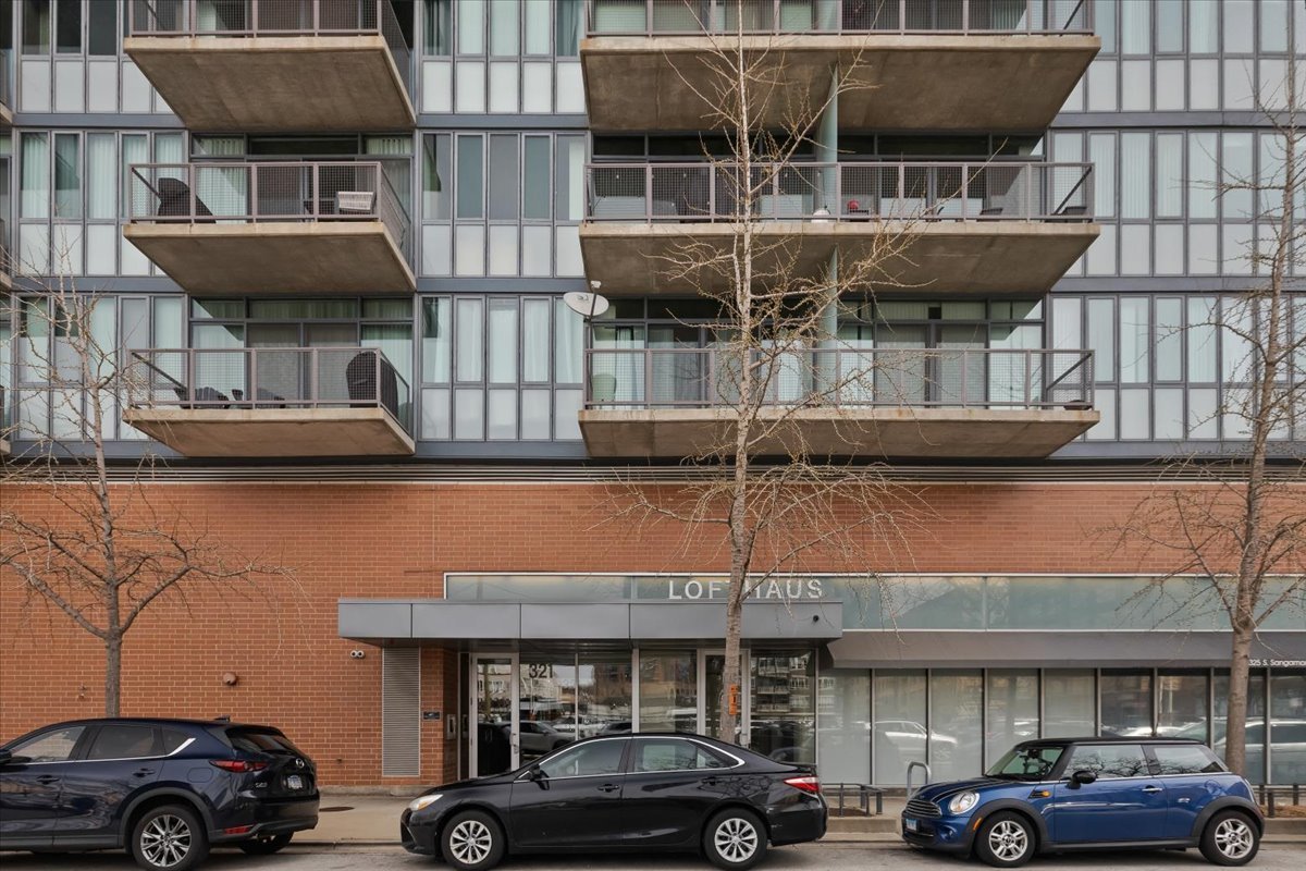 321 South Sangamon Street, Unit 508 Chicago, IL 60607 - Photo 26 of 29 a building view