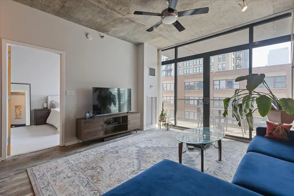 $499,000 | 321 South Sangamon Street, Unit 508, Chicago, IL 60607