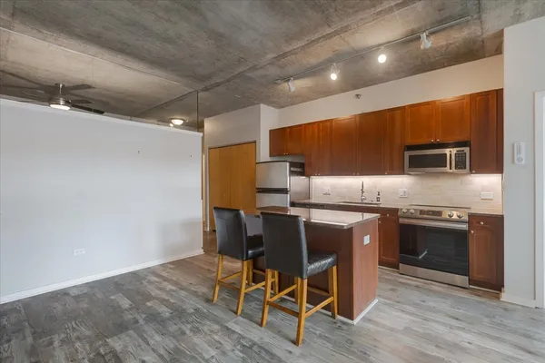 $499,000 | 321 South Sangamon Street, Unit 508, Chicago, IL 60607