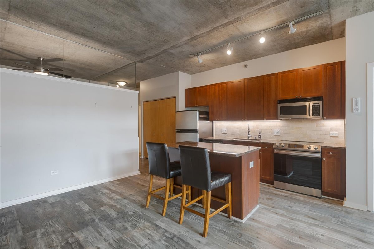 321 South Sangamon Street, Unit 508 Chicago, IL 60607 - Photo 6 of 28