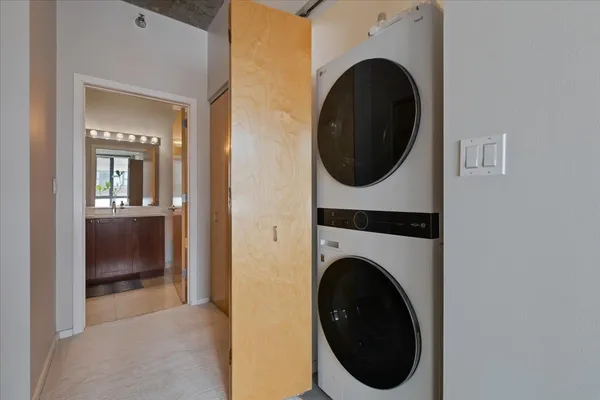 $499,000 | 321 South Sangamon Street, Unit 508, Chicago, IL 60607