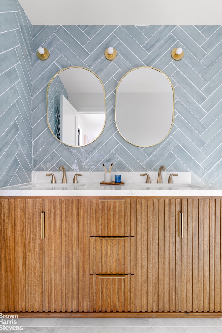 85-03 Wareham Place Queens, NY 11432 - Photo 6 of 21