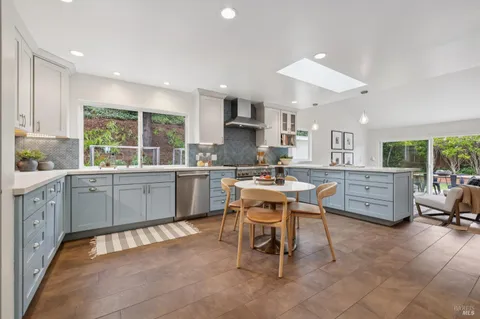 $1,695,000 | 14 Laurelwood Court, San Rafael, CA 94901