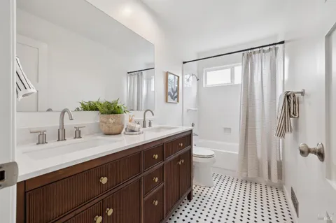 $1,695,000 | 14 Laurelwood Court, San Rafael, CA 94901