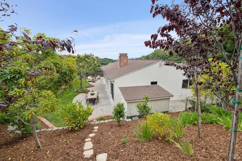 $1,695,000 | 14 Laurelwood Court, San Rafael, CA 94901