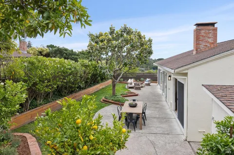 $1,695,000 | 14 Laurelwood Court, San Rafael, CA 94901