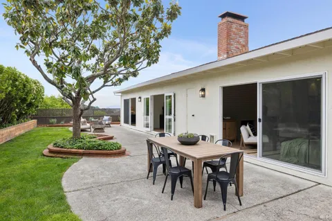 $1,695,000 | 14 Laurelwood Court, San Rafael, CA 94901