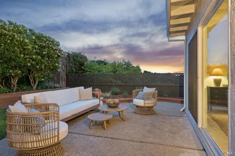 $1,695,000 | 14 Laurelwood Court, San Rafael, CA 94901