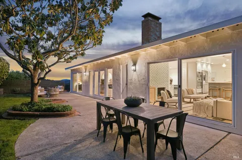 $1,695,000 | 14 Laurelwood Court, San Rafael, CA 94901