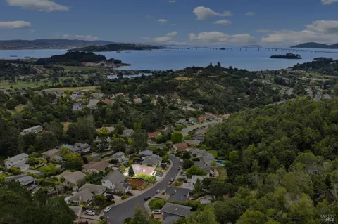 $1,695,000 | 14 Laurelwood Court, San Rafael, CA 94901
