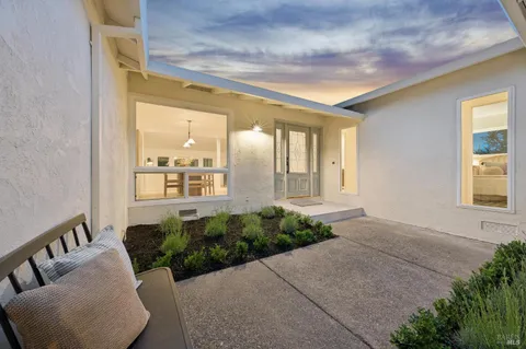 $1,695,000 | 14 Laurelwood Court, San Rafael, CA 94901