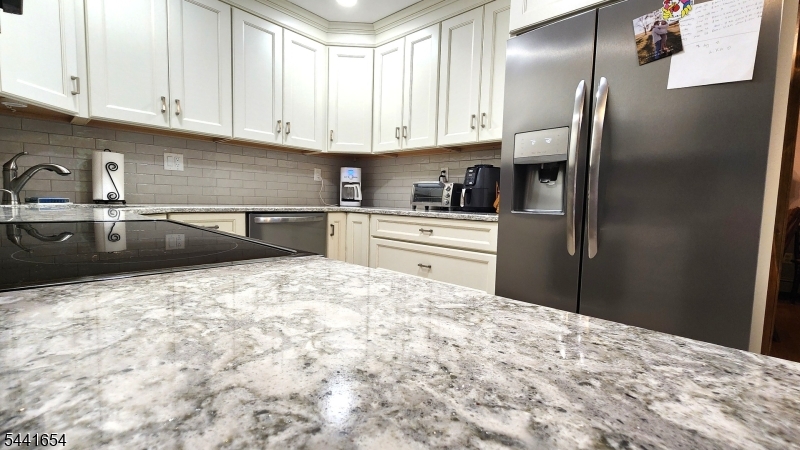 40 Dyer Road Wantage, NJ 07461 - Photo 16 of 41