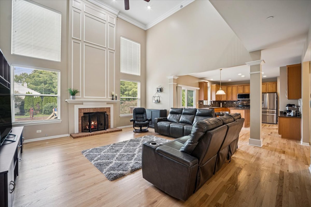 2 Springbrook Court Streamwood, IL 60107 - Photo 6 of 38