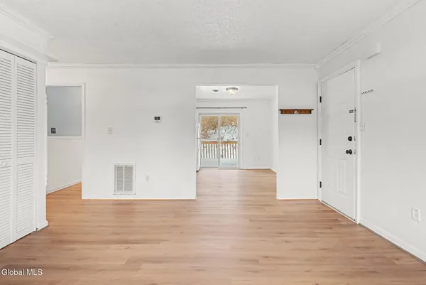 $1,800 | 25 A Pine Lane, Unit 6, Albany, NY 12203