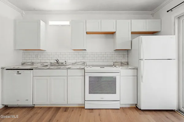 $1,800 | 25 A Pine Lane, Unit 6, Albany, NY 12203