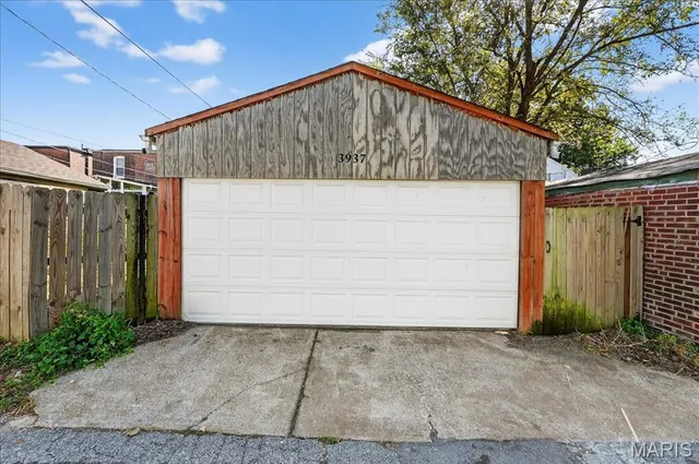 $370,000 | 3937 Humphrey Street, St. Louis, MO 63116