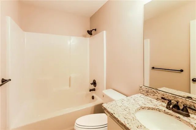 $2,335 | 528 South Poplar Street, Gardner, KS 66030