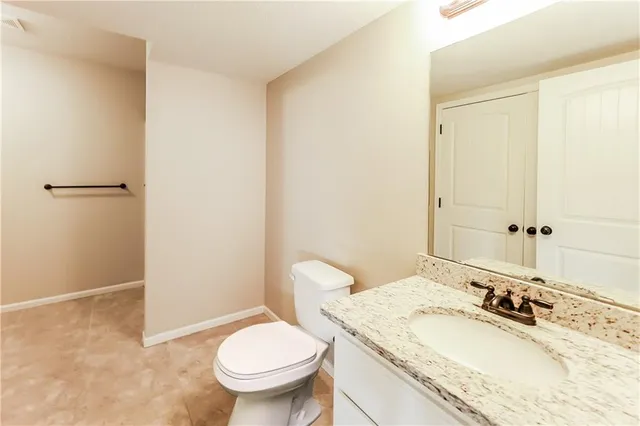 $2,335 | 528 South Poplar Street, Gardner, KS 66030